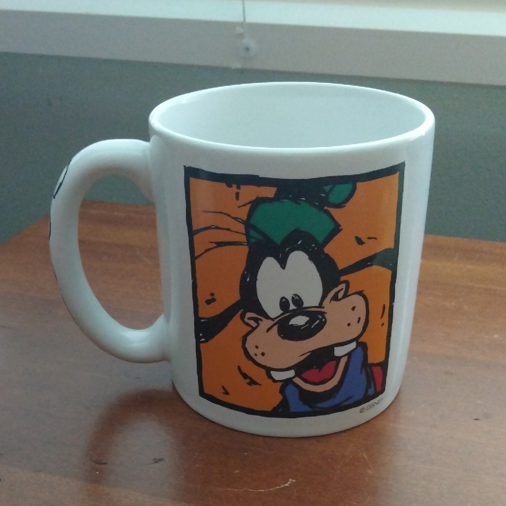 Disney Goofy 16 Oz Ceramic Mug - White, Orange, Green